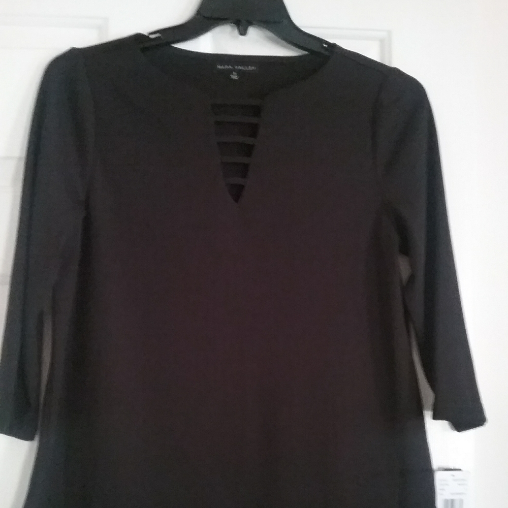 Ladies black Blouse  NWT
